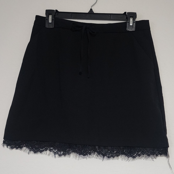 Forever 21 Dresses & Skirts - Vintage - Forever 21 - Black Skirt - Size Medium